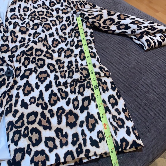 Banana Republic leopard print blazer - Picture 10 of 13